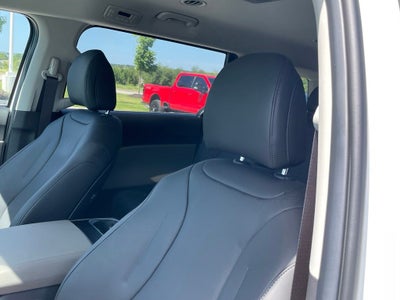 2027 Kia Carnival LXS