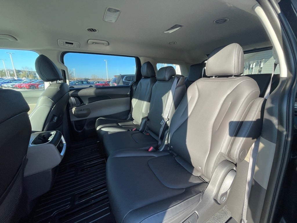 2026 Kia Carnival LXS