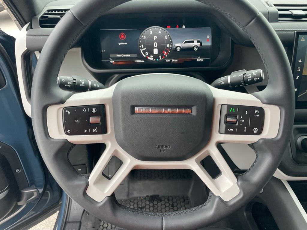 2025 Land Rover Defender 110 X-Dynamic SE - PANORAMIC ROOF / ELECTRONIC AIR SUSPENSION