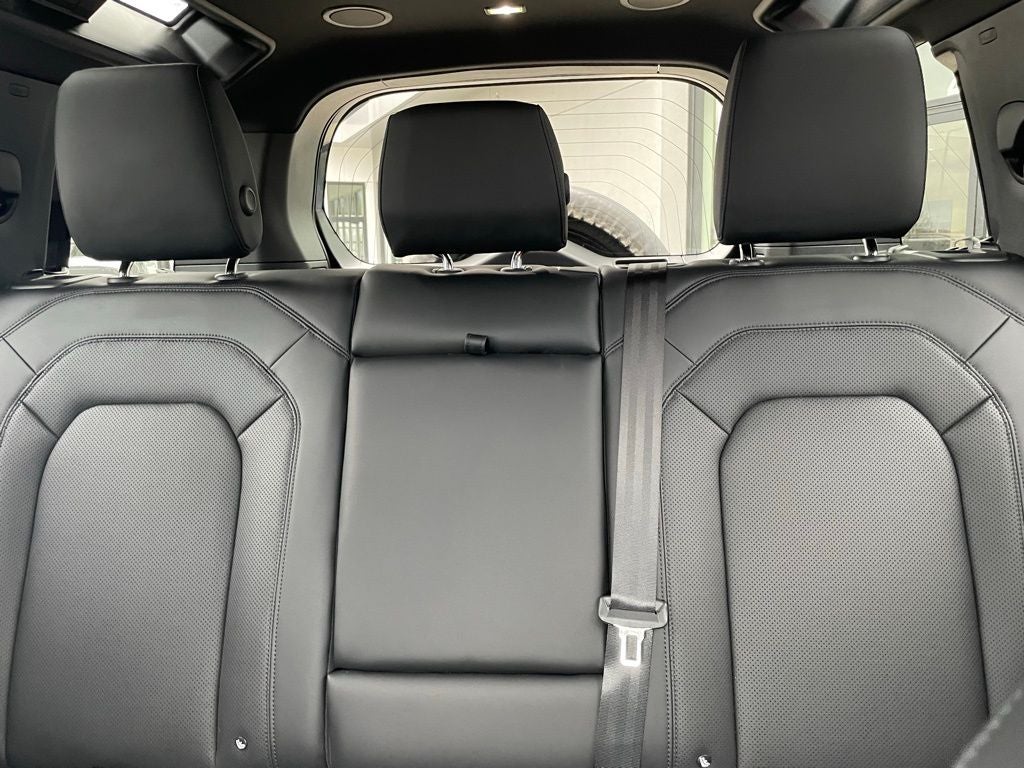 2025 Land Rover Defender 110 X-Dynamic SE - PANORAMIC ROOF / ELECTRONIC AIR SUSPENSION