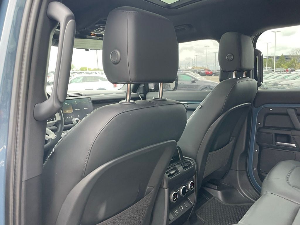 2025 Land Rover Defender 110 X-Dynamic SE - PANORAMIC ROOF / ELECTRONIC AIR SUSPENSION