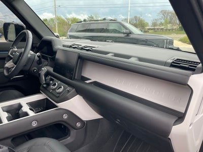 2025 Land Rover Defender 110 X-Dynamic SE - PANORAMIC ROOF / ELECTRONIC AIR SUSPENSION