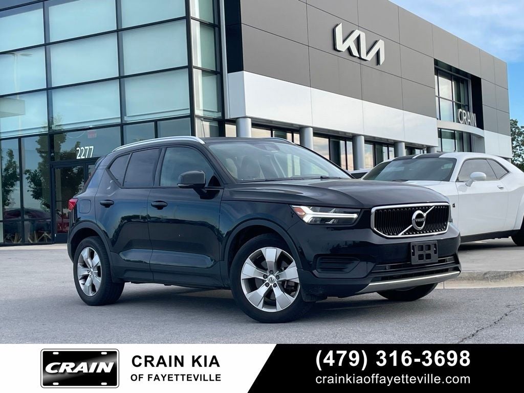 2020 Volvo XC40 T5 Momentum AWD's photo