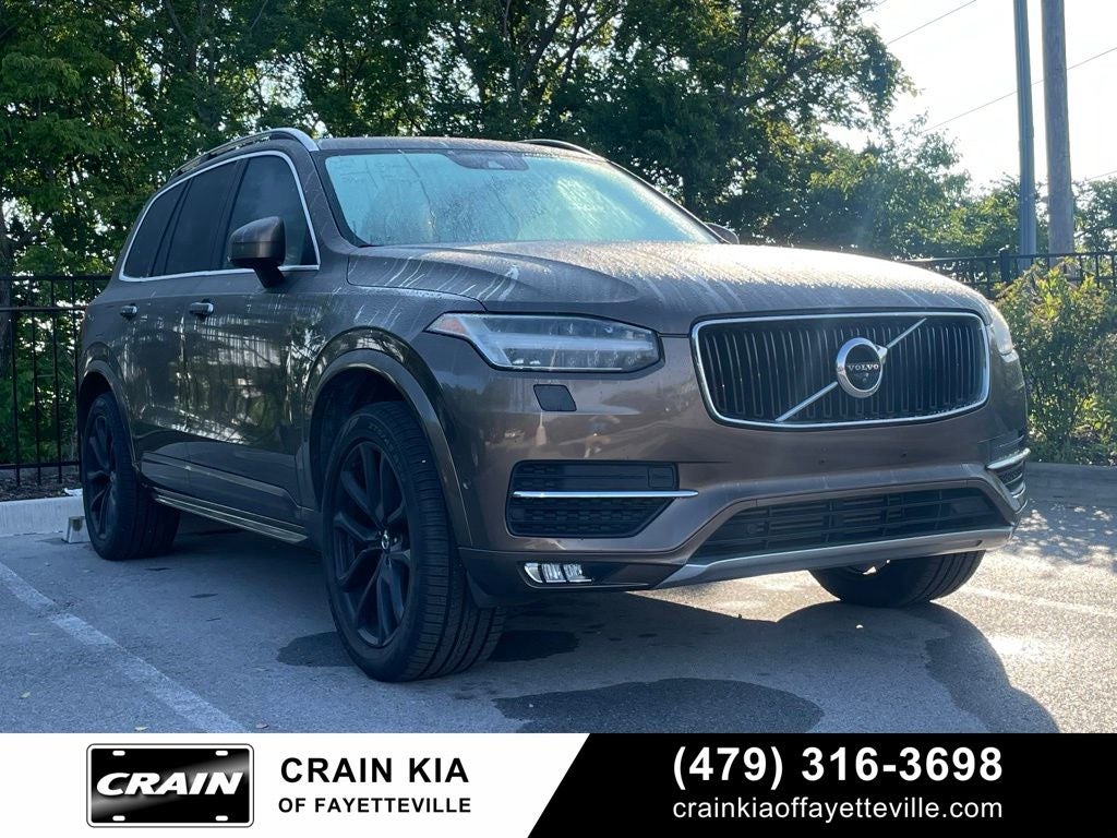 2017 Volvo XC90 T6 AWD Momentum's photo