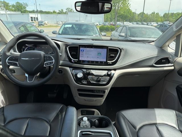 2023 Chrysler Pacifica Hybrid Touring L