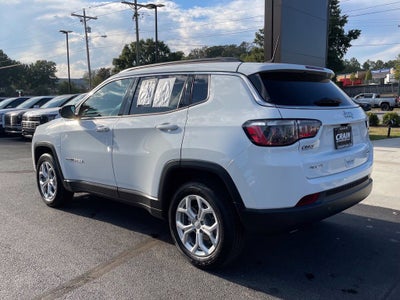 2024 Jeep Compass Latitude Clean CarFax, One Owner