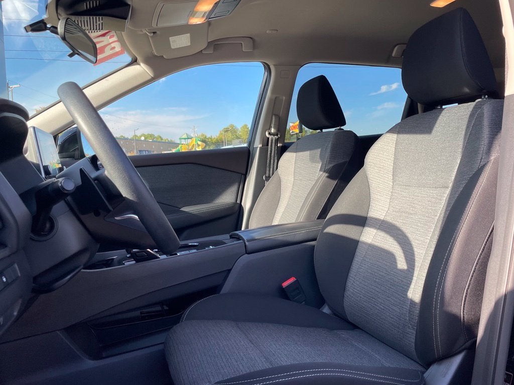 2023 Nissan Rogue SV Clean CarFax, Low Miles