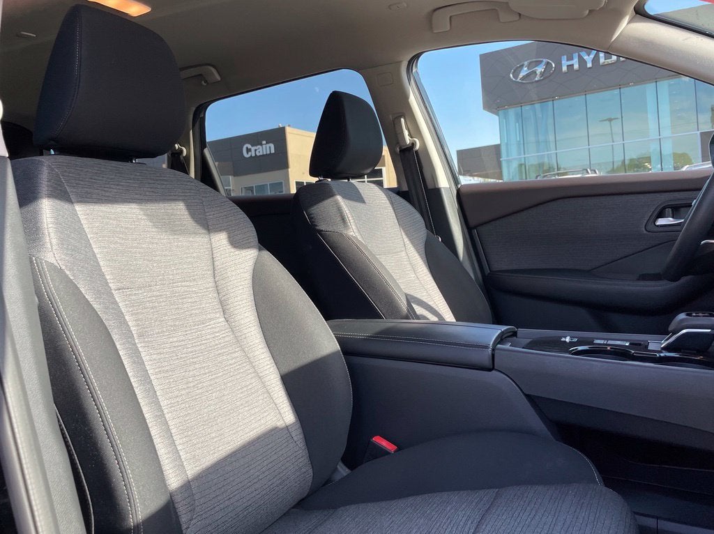 2023 Nissan Rogue SV Clean CarFax, Low Miles
