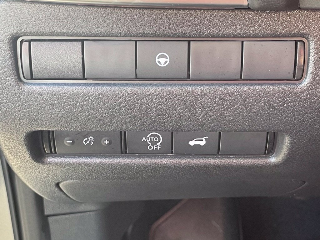2025 Nissan Rogue SV Clean CarFax, One Owner