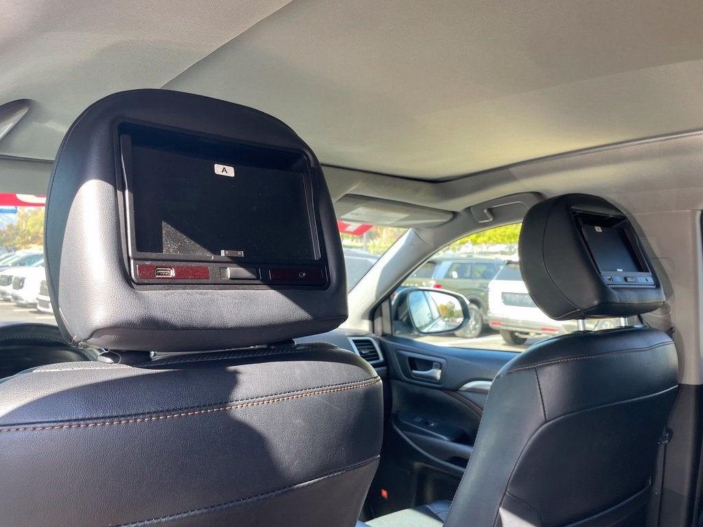 2018 Toyota Highlander Limited Platinum Leather, One Owner, Moonroof, Third Row