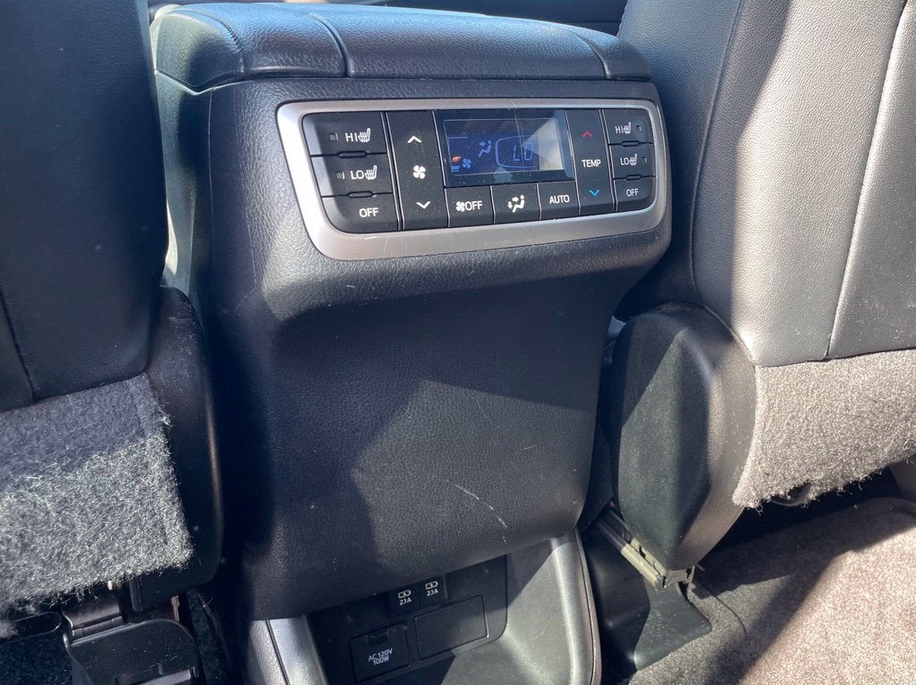 2018 Toyota Highlander Limited Platinum Leather, One Owner, Moonroof, Third Row