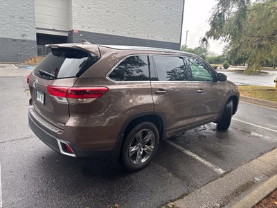 2019 Toyota Highlander Limited Platinum Third Row, Leather, Clean CarFax, One Owner, Low M