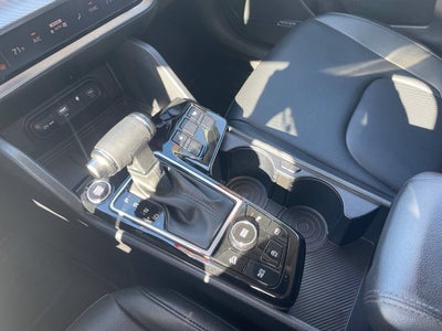 2025 Kia Sportage SX Pano Roof, Leather, One Owner