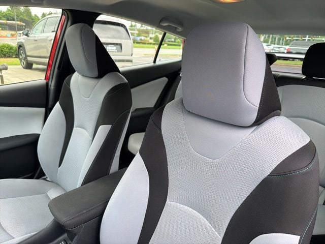 2020 Toyota Prius LE