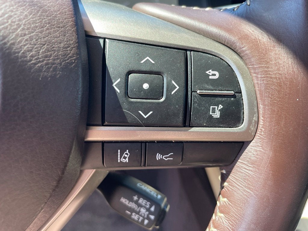 2016 Lexus ES 300h Luxury Pkg, Navi, Adaptive Cruise, Parking Sensors