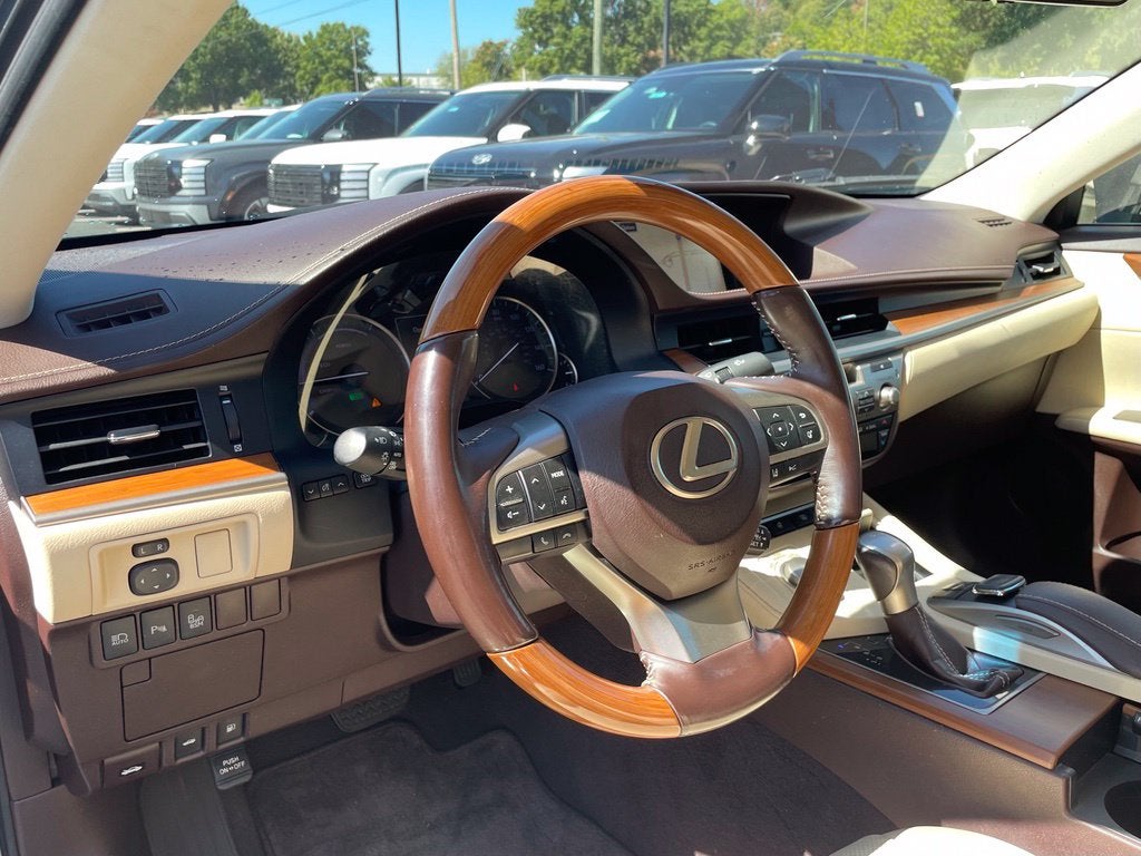 2016 Lexus ES 300h