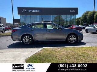 2016 Lexus ES 300h Luxury Pkg, Navi, Adaptive Cruise, Parking Sensors