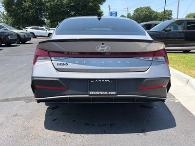 2025 Hyundai Elantra SEL Sport