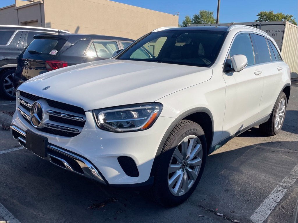 2020 Mercedes-Benz GLC GLC 300 Pano Roof, Leather, Low Miles, One Owner