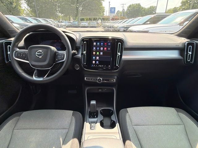 2024 Volvo XC40 B5 Core