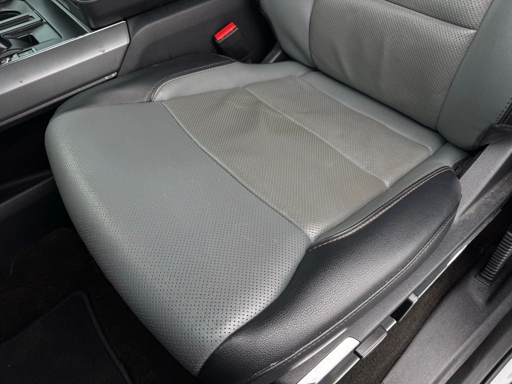 2022 Ford F-150 Lightning Lariat