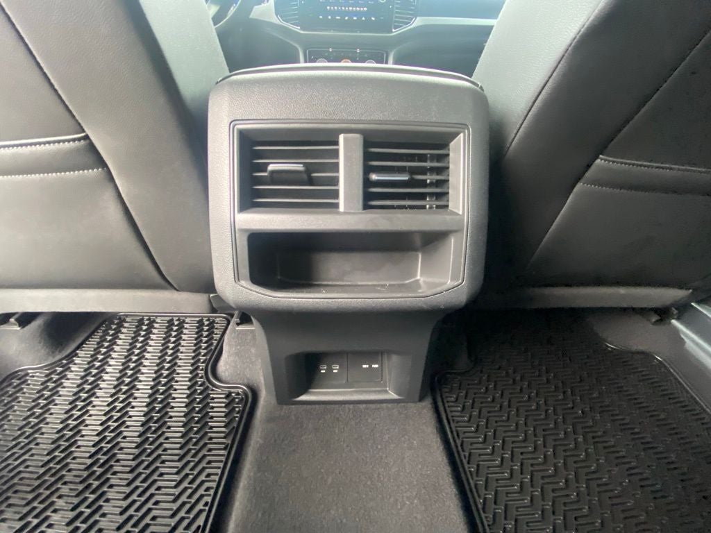 2023 Volkswagen Atlas Cross Sport 3.6L V6 SEL R-Line