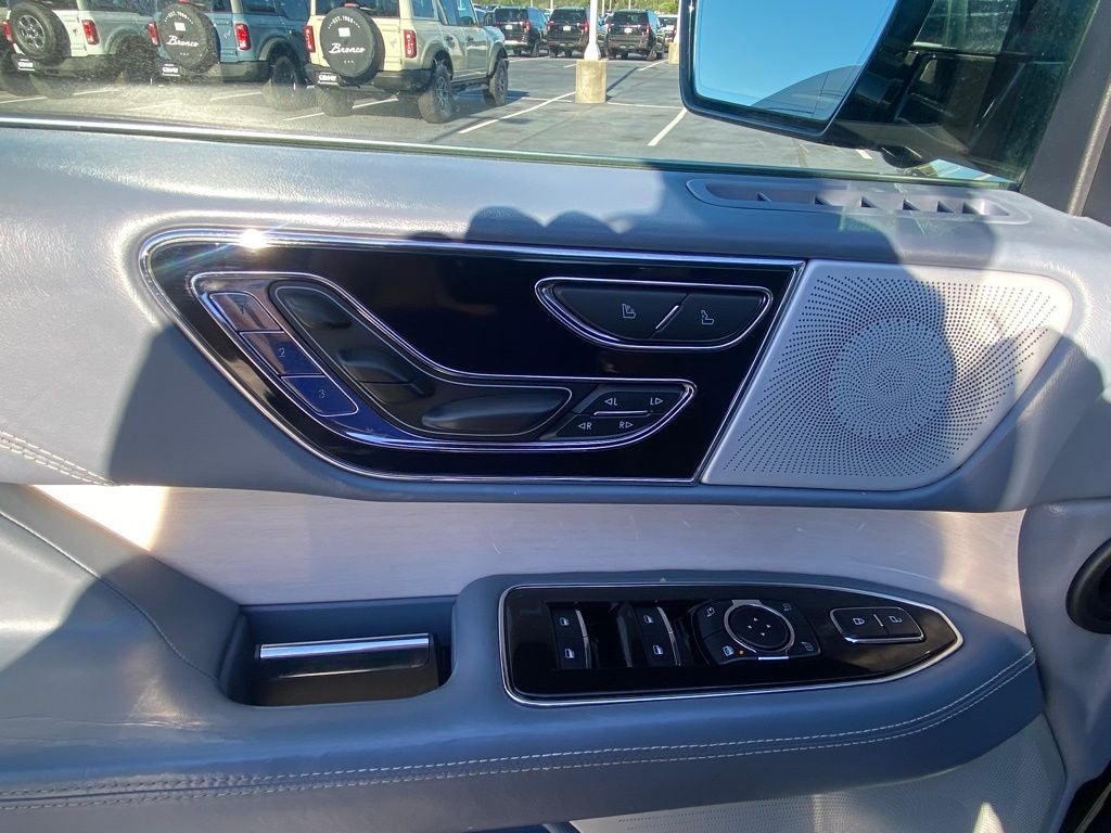 2022 Lincoln Navigator Black Label