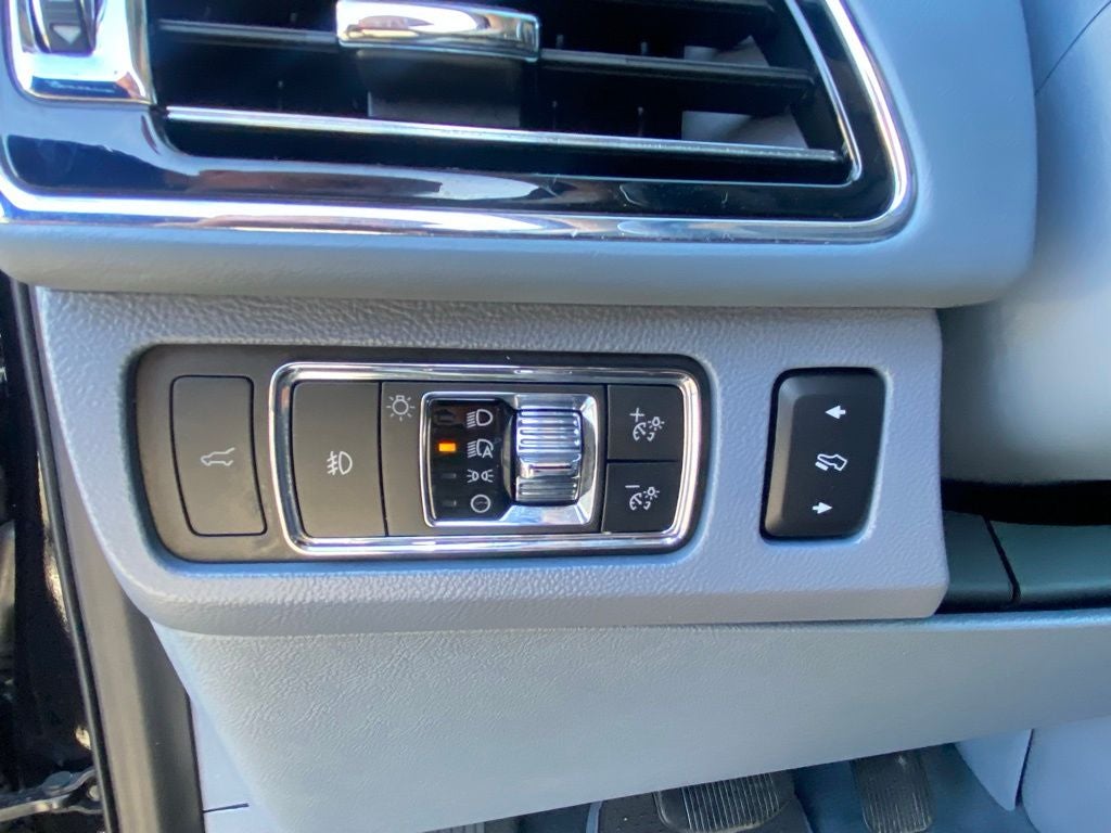 2022 Lincoln Navigator Black Label