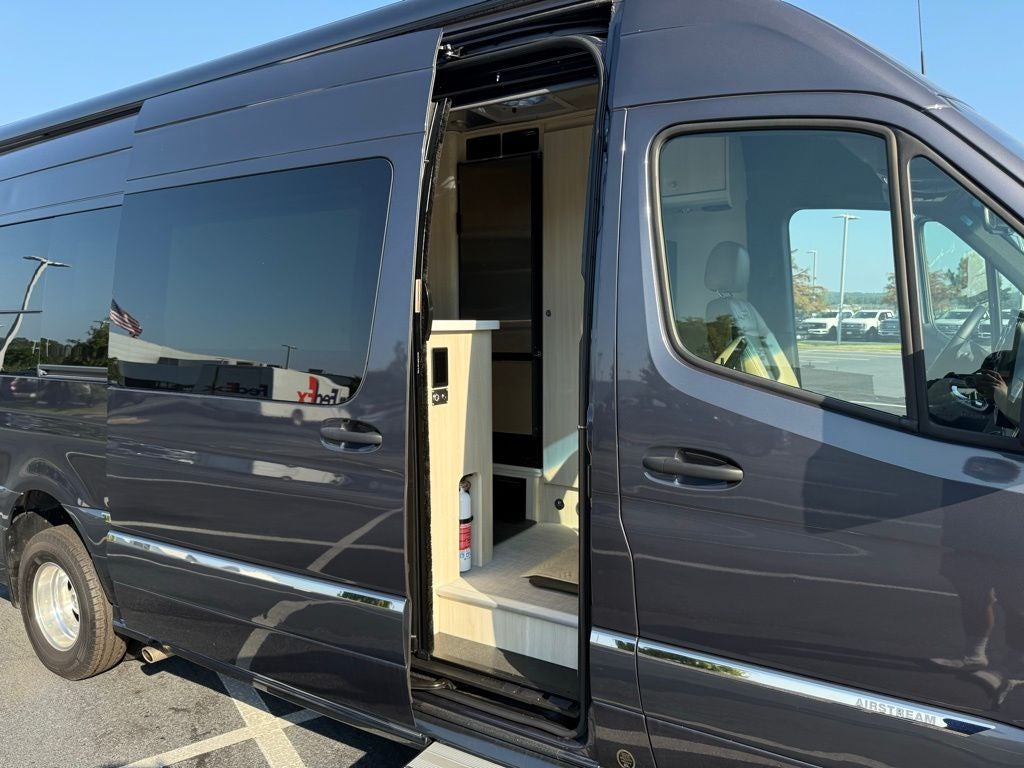 2023 Mercedes-Benz Airstream Cargo 170 WB High Roof