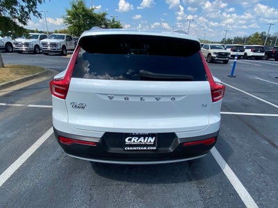 2021 Volvo XC40 Momentum