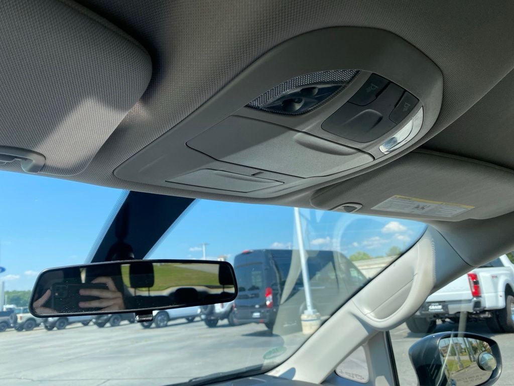 2020 Chrysler Voyager LX