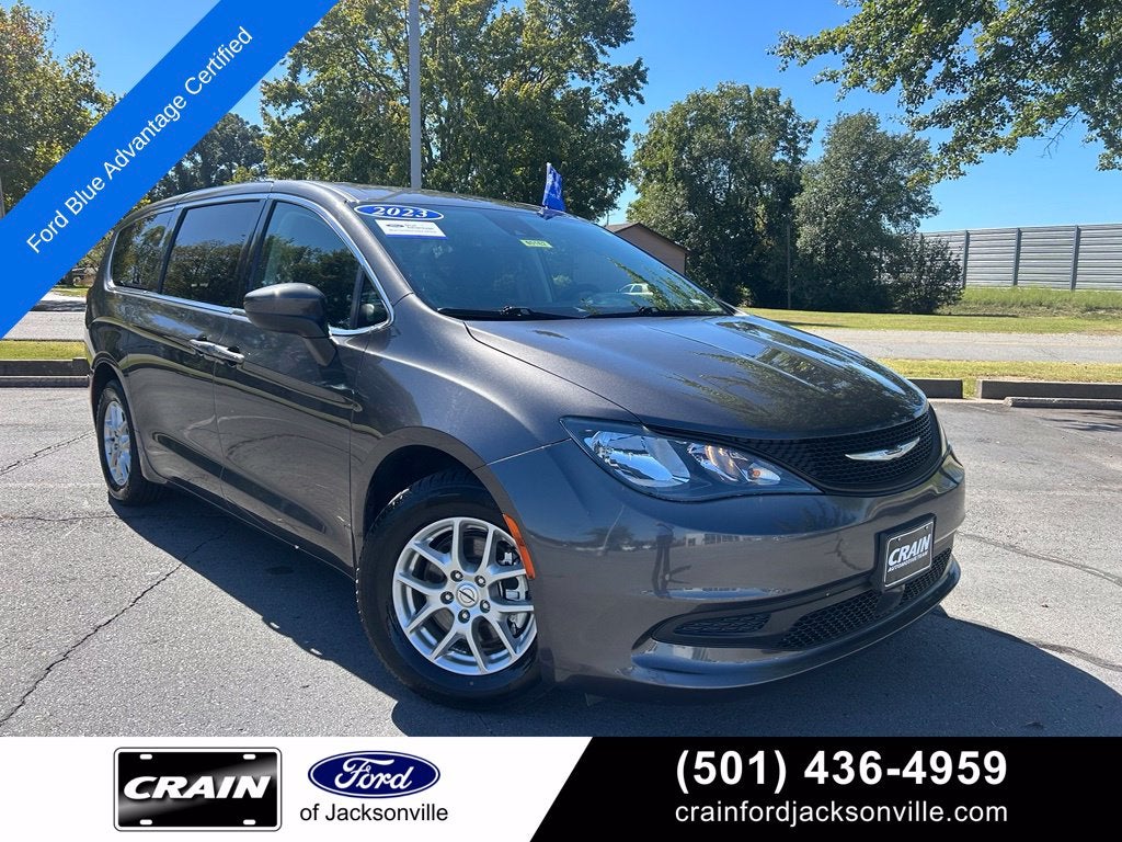 2023 Chrysler Voyager LX