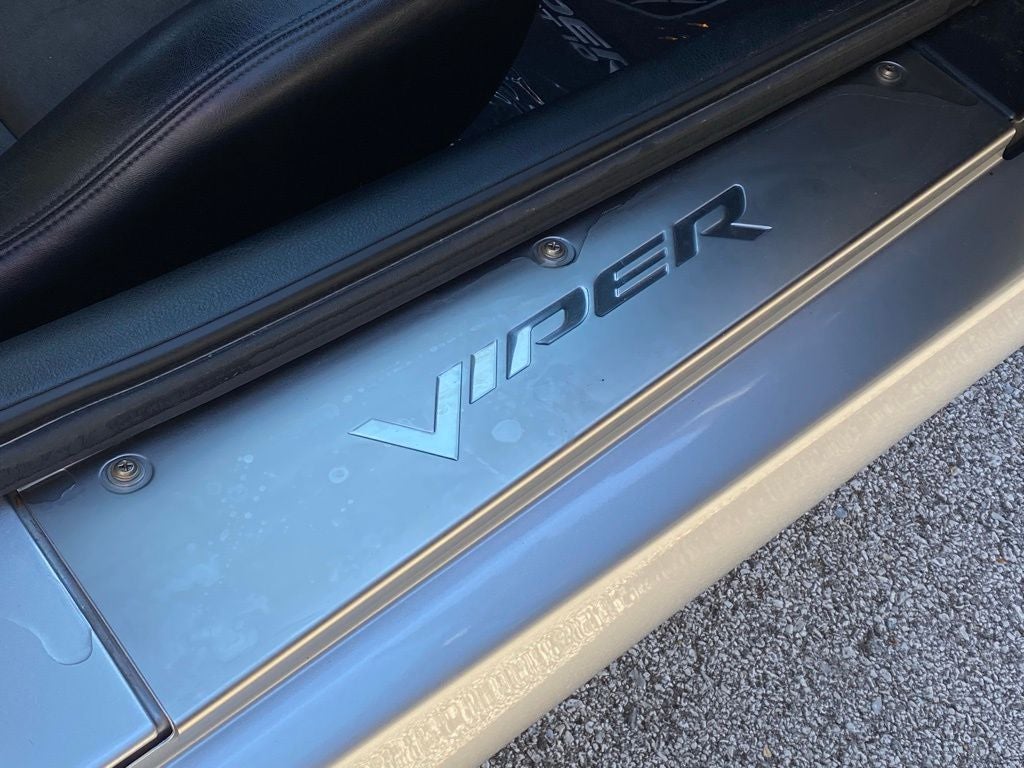 2003 Dodge Viper SRT10