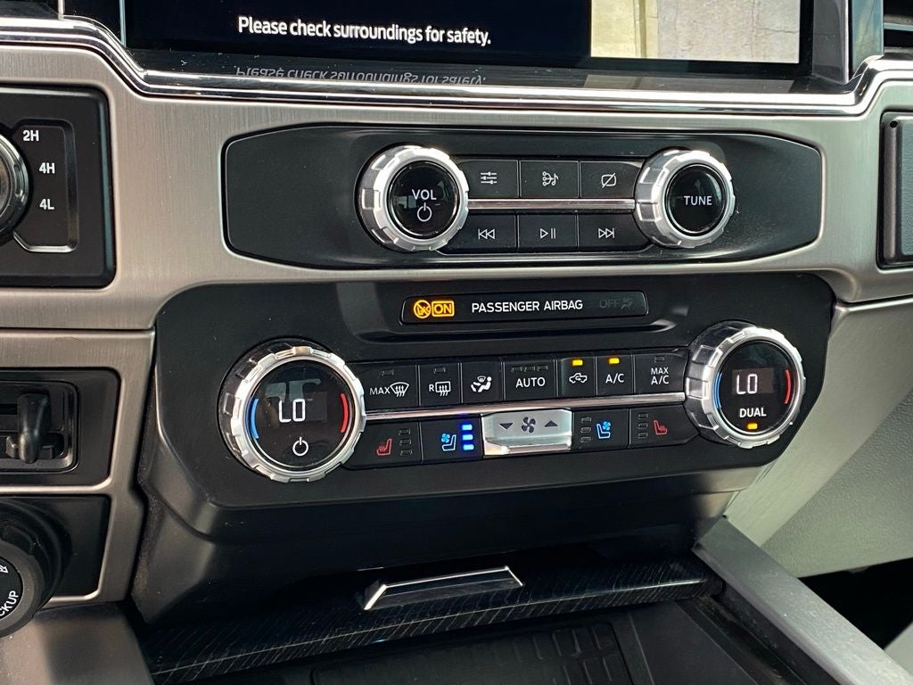 2022 Ford F-450SD Platinum