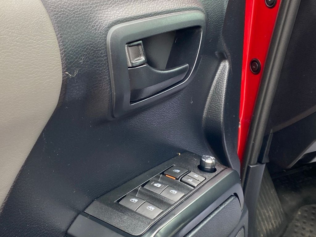 2018 Toyota Tacoma SR V6