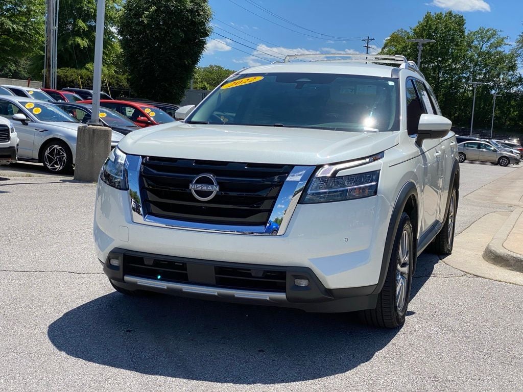 2022 Nissan Pathfinder SL