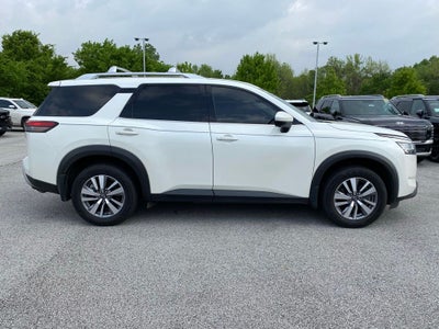 2022 Nissan Pathfinder SL