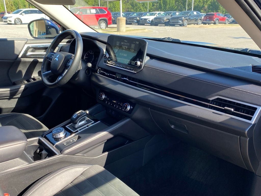 2024 Mitsubishi Outlander SE