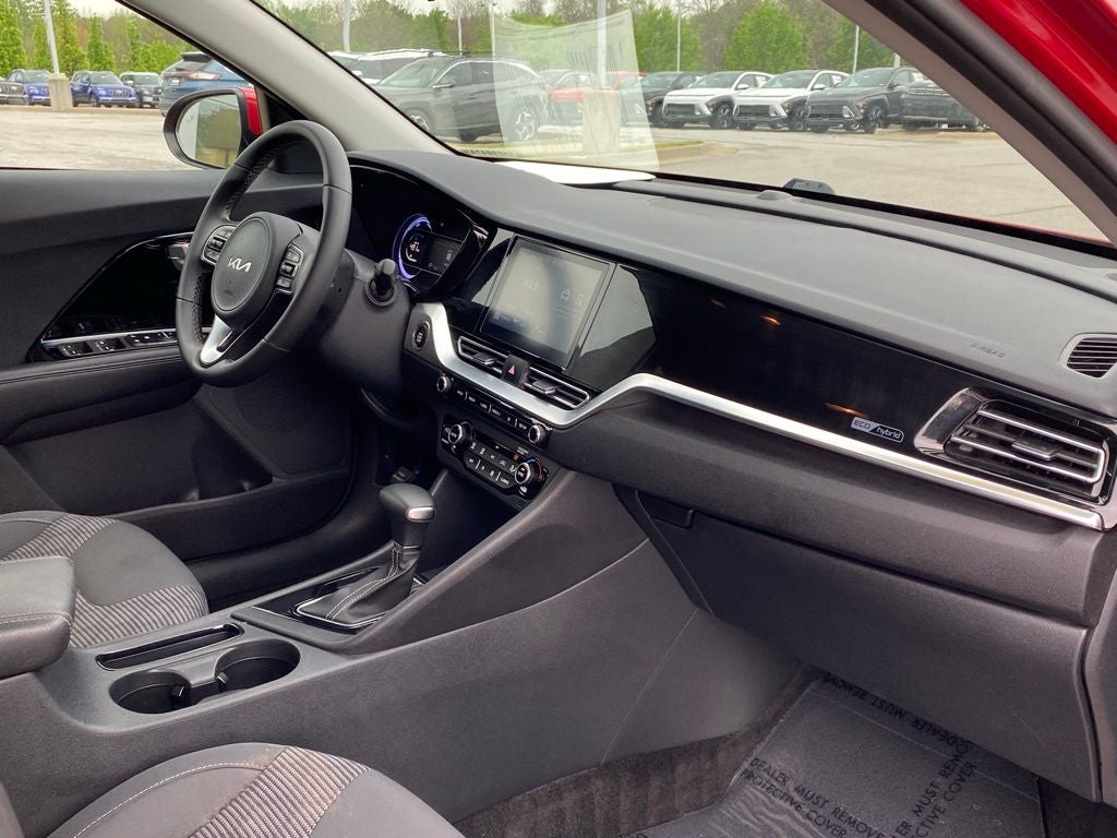 2022 Kia Niro LXS