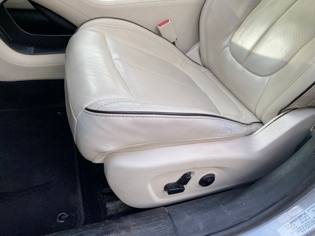 2015 Chrysler 200 C SUPER CLEAN!