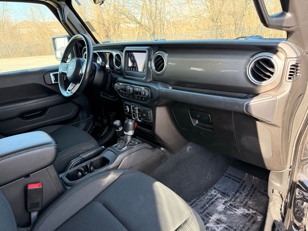 2019 Jeep Wrangler Unlimited Sahara APPLE CAR PLAY / CLEAN CARFAX/ 1 OWNER