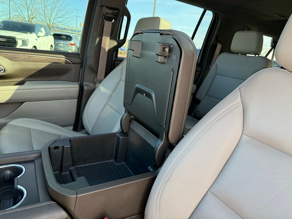 2023 Chevrolet Suburban Z71 2ND ROW BUCKET