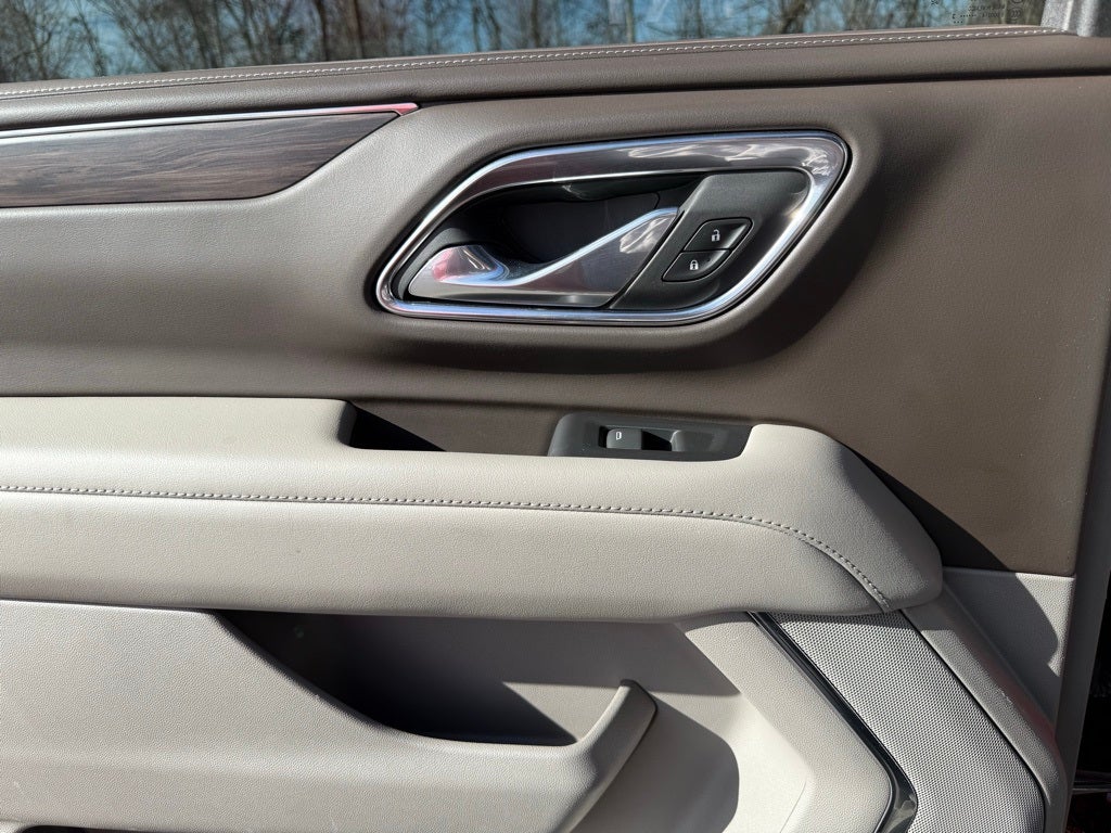 2023 Chevrolet Suburban Z71 2ND ROW BUCKET