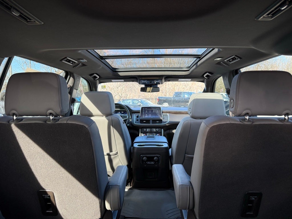 2023 Chevrolet Suburban Z71 2ND ROW BUCKET