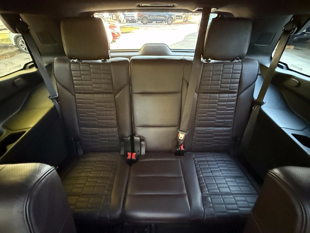 2023 Cadillac Escalade Premium Luxury Platinum - AWD / PANO SUNROOF / CLEAN CARFAX