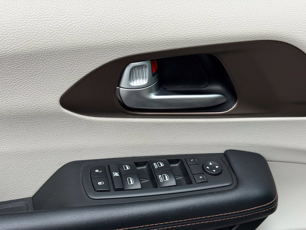2018 Chrysler Pacifica Touring L - CLEAN CARFAX
