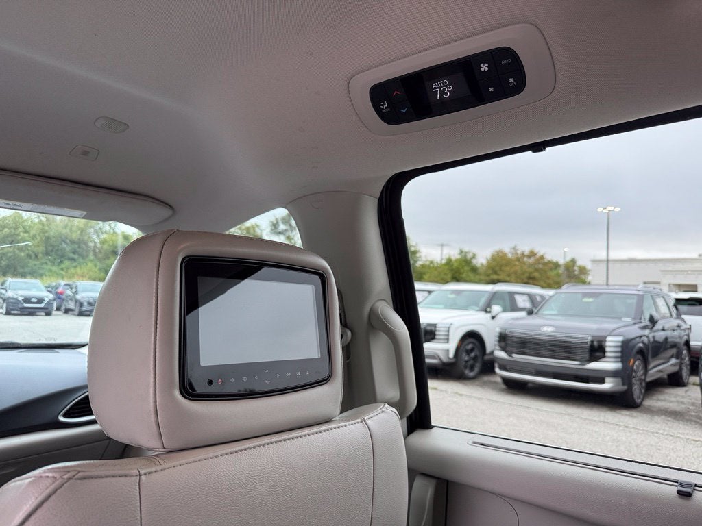 2018 Chrysler Pacifica Touring L - CLEAN CARFAX