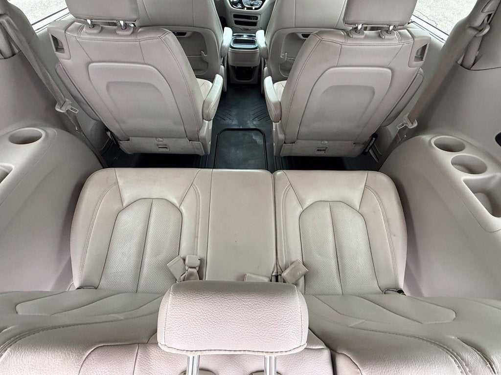 2018 Chrysler Pacifica Touring L - CLEAN CARFAX