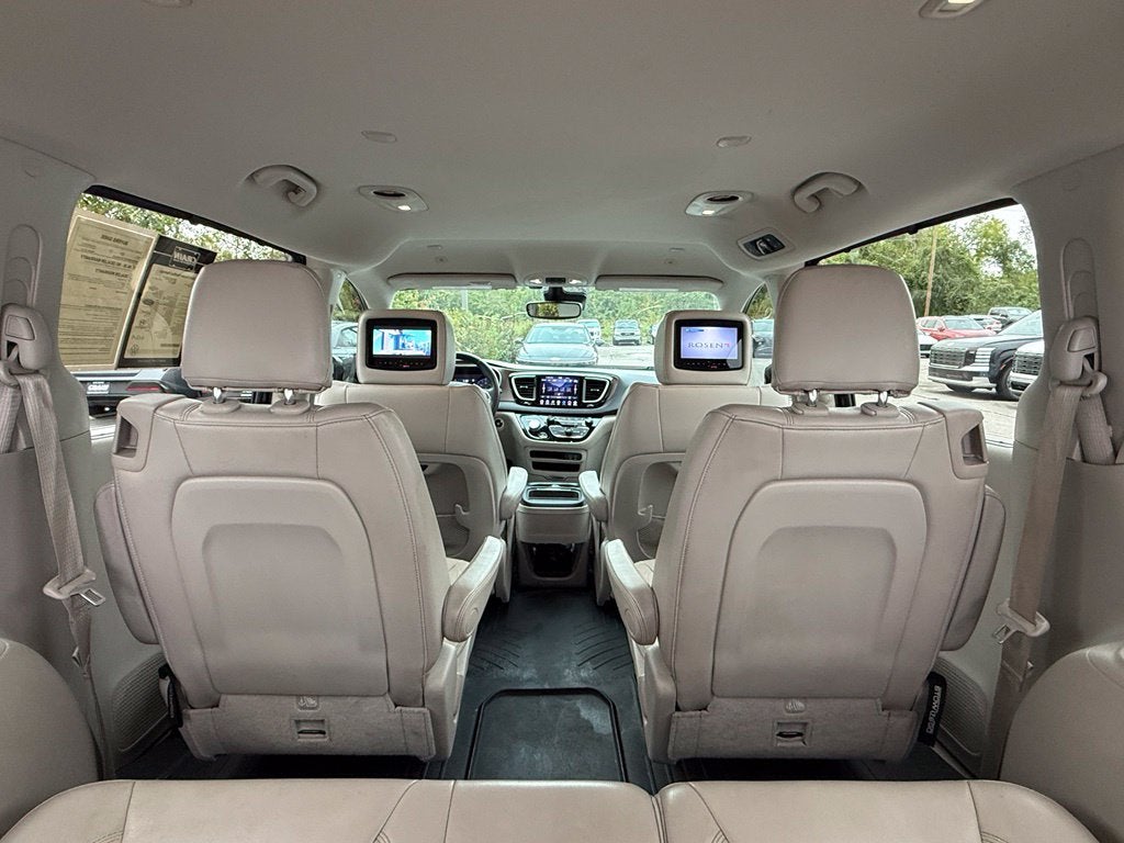 2018 Chrysler Pacifica Touring L - CLEAN CARFAX