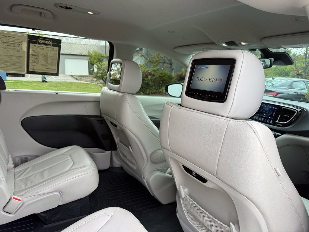 2018 Chrysler Pacifica Touring L - CLEAN CARFAX